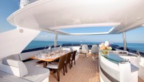 PRINCESS LILY - Sundeck